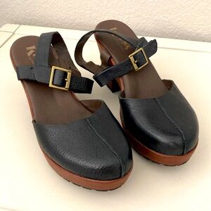 Korks by kork-ease black leather clogs